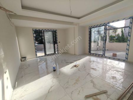 Uğur'dan Seydikemer Merkezde Satılık Dükkanlar