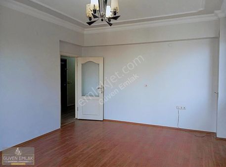 Güven Emlak'tan Gözde Hastanesi Yanı Asansörlü Arakat 3+1 Daire