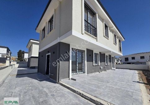 Didim Hisar Liman Yolunda Satılık Kelepir 3+1 Havuzlu Sitede Villa