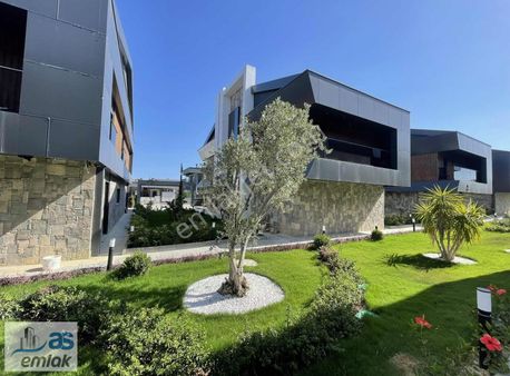 Side Kemerde Tarz Bir Yapı Müstakil Villa