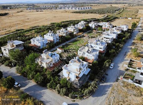 İzmir Dikili Salihler Altı Belkent Sitesinde Köşe Konumda Villa