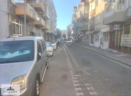 Cevatpaşa Zübeyde Hanım Sokakda Geniş 2+1daire