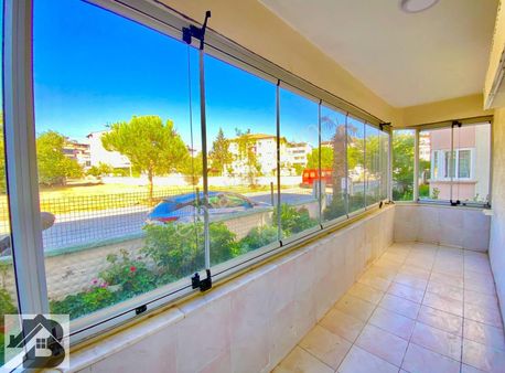 ⫸best Emlak'tan⫷ Merkezde Ön Cephe Cam Balkonlu Geniş 2+1 Daire