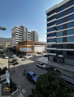 Işık Gayrimenkul'den Kiralık Hürriyet Mh. Büyük 3+1 Daire