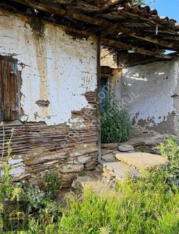 Kayaköy'de Mükemmel Konumda Manzaralı Taş Kargir Ev 588m²