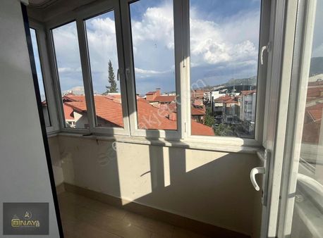 Çarşı Merkezde Bireysel Kombi Balkonlu Geniş 1+1 Satılık Apart