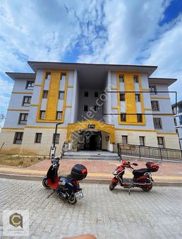 Şehit Osman Emekli Tokilerinde 100 M2 Satılık 2+1 Sıfır Daire