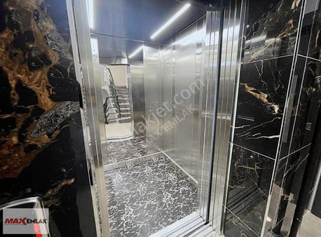 Bağlarbaşı Ortaokulun Yanı Başı Satılık 2+1 85m2 Lüx Arakat