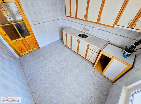 "güneşli'den" Altınkumda Ayrı Mutfak&ara Kat Avantajlı 3+1 Daire