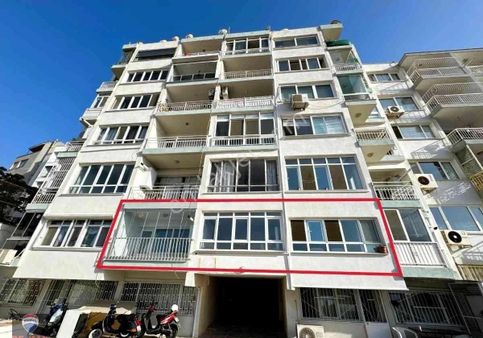 Izmır Karataş 'ta Otoparklı Denız Manzaralı Boş 3+1 Satılık Daıre