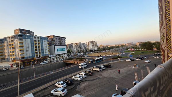 Kantar Kavşağı’nda Cadde Cepheli Ferah 3+1 Kiralık Daire