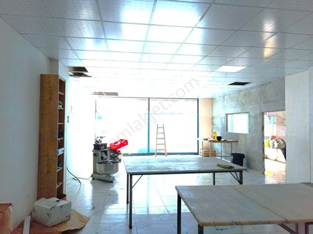 Karşıyaka İmbatlı'da Geniş Dükkan Satılık