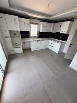 Ugur Kaya Gayrimenkuldan Sarıcam Belediyenin Yaninda Cadde Ustu 3+1 K Mutfak Dairelerimiz Satliktir