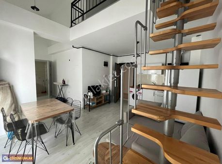 Çözüm Emlak'tan Muradiye'de 1+1 Eşyalı Kiralık Loft Daire