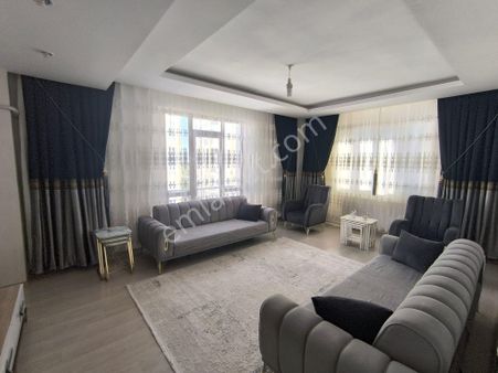 Fabrika Mahallesinde Satılık Ara Kat Satılık 3+1 Daire