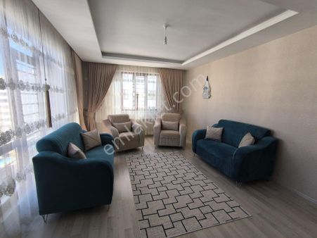 Fabrika Mahallesinde Satılık Ara Kat Satılık 3+1 Daire