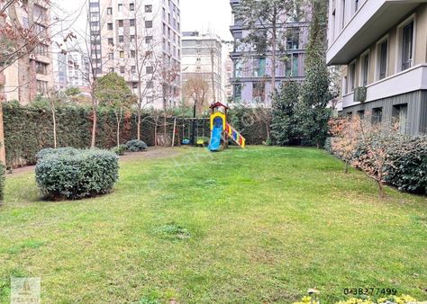 Yelken Emlak'tan Suadiye'de Güvenlikli Sitede 2+1 5 Yıllık