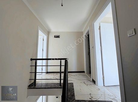 Yunuseli Akyıldızda 2+1 Geniş Manzaralı Dubleks