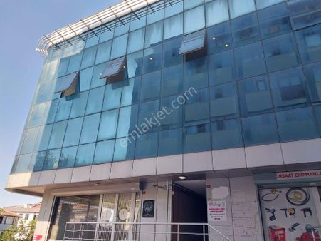 Sancaktepe Baraj Yolu Üzeri Ara Kat 200 Mt Asansörlü Binada Her İşe Uygun