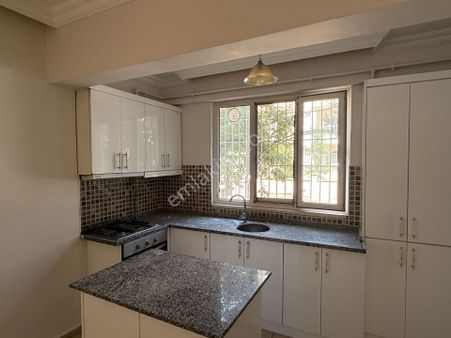 Kiralık 23 Nisan'da Bakımlı, Kullanışlı Daire Toprak Emlak'tan