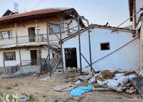 Osman Gülcan'dan Ağılcık'ta Satılık 2 Katlı Evi Ve Ahır