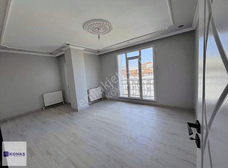 Konaştan Arnavutköy Mustafa Kemal Paşada 2+1 Satılık Ara Kat