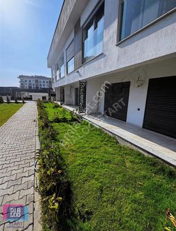 Bornova Yatay Mimari Konsept Site Havuz Cephe Bahçeli 1+1 Daire