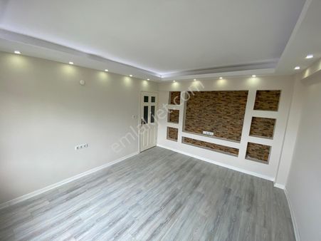 Furkan Emlak'tan Selahiye Mevkisinde 3+1 4.kat 120m2 Cam Balkonlu Masrafsız Fırsat Daire