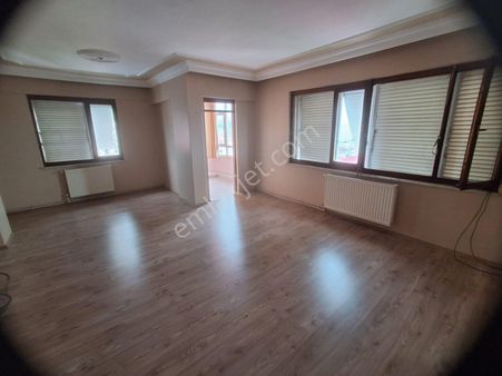 Selen Emlaktan Aydınlıkevlerde Kiralık 3+1 Daire