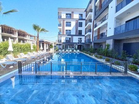 Geniş Bahçeli Yüksek Girişli Sıfır 1+1 Daire