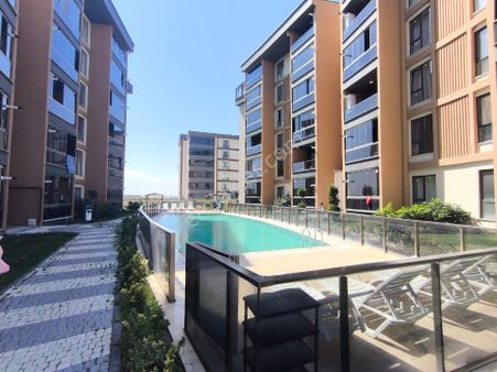 Fa Özbir'den Cumhuriyet'te Site İçi Havuz Cepheli Arakat 1+1