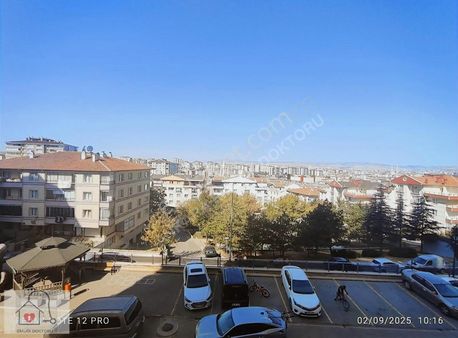Manzaralı Site İçerisinde Çift Banyo/asansörlü Katta 3+1