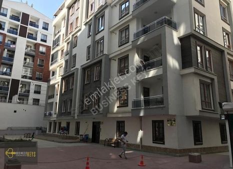 Business Keys'ten 3 Bloklu Sitede Amerikan Mutfaklı 2+1 Daire.