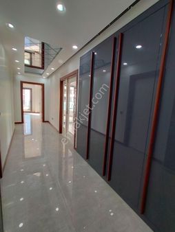 İz'den Gürselpaşa'da Site İçerinde 3+1 Daire