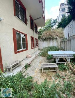 Beylikdüzünde 2+1 Bahce Kullanımı Mustakil Satılık