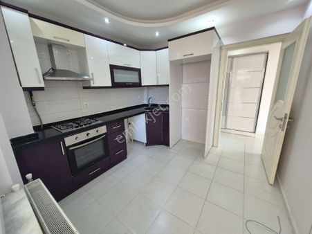 El/ya'dan Paşaalanı Mah 3 Cepheli** Sitede** Arakat** Geniş 3+1