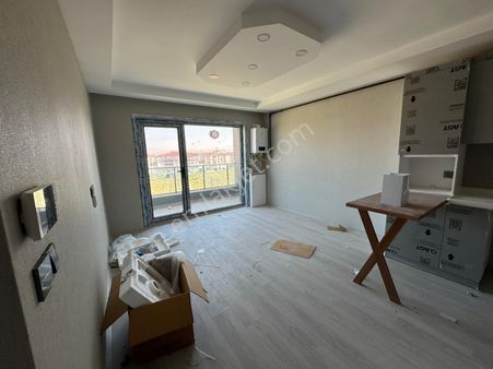 Esenboğa Esenlife Bulvar Sitesinde Ara Katta Acil Kiralık 1+1