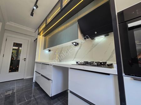 Jet'ten İkizçay'da Emsallerinin Çok Çok Ötesinde Geniş 2+1 Daire