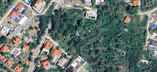 Kaş'ta Denize Yakın Villa Bölgesinde Satılık Bahçe