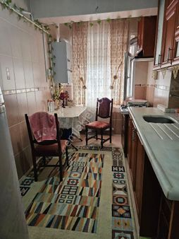 Güngören Akıncılar Mahallesinde Satılık 2+1 Bahçekatı Daire.