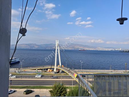 Güzelyalıda Merkezi Yerde Park Ve Deniz Manzaralı Yalı Dairesi Kapalı Teraslı