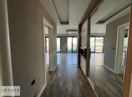 Güzelbahçe'de Eşsiz Deniz Manzaralı, Lüks Ve Konforlu Yalı Daire