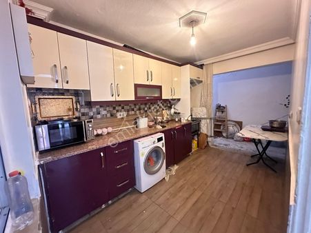 Buca İnönü Mah Uygun Fiyata 3 Katlı Bina