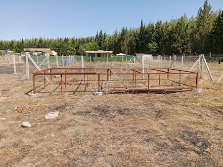 Acill Menderes Bulgurcada 235m2 Etrafı Çevrili Resmi Tapuda Hisseli Satılık Tarla(bahçe)