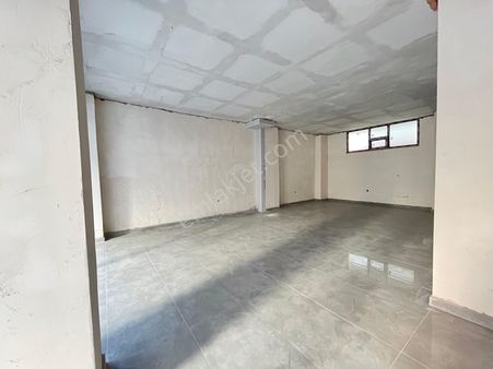 İmren Gayrimenkulden Kiralık Sefaköy Merkezde 80 M2 Düz Ayak Sıfır Dükkan