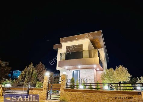 Kuşadası Davutlar Satılık Müstakil Havuzlu Asansörlü 4+2 Eşyalı Villa