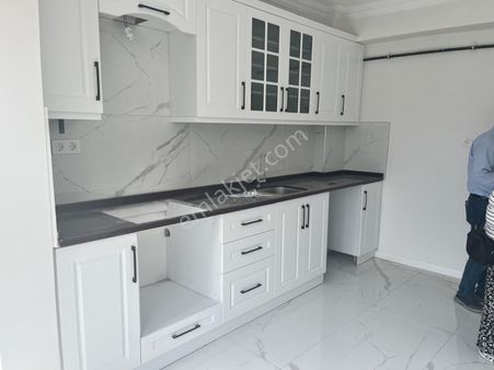 Camiatik Mahallesinde Satılık 2+1 Daire