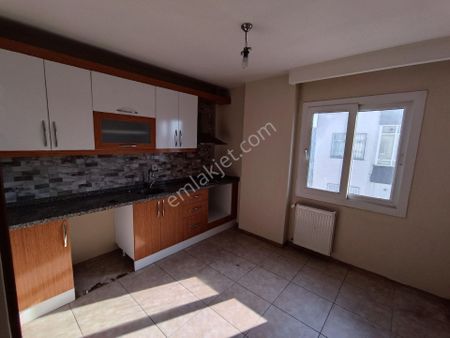 Bm"den Şöförler Cemiyeti Yanı 2+1 Bağımsız 120 M2 Daire&ofis