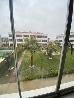 Manisa Muradiye’de Site İçinde 1+1 Ara Kat Daire – Akçinler Gayrimenkulden