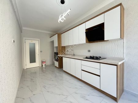 Arya'dan Altınkum'da Ara Kat Ön Cephe Satılık 2+1 Daire